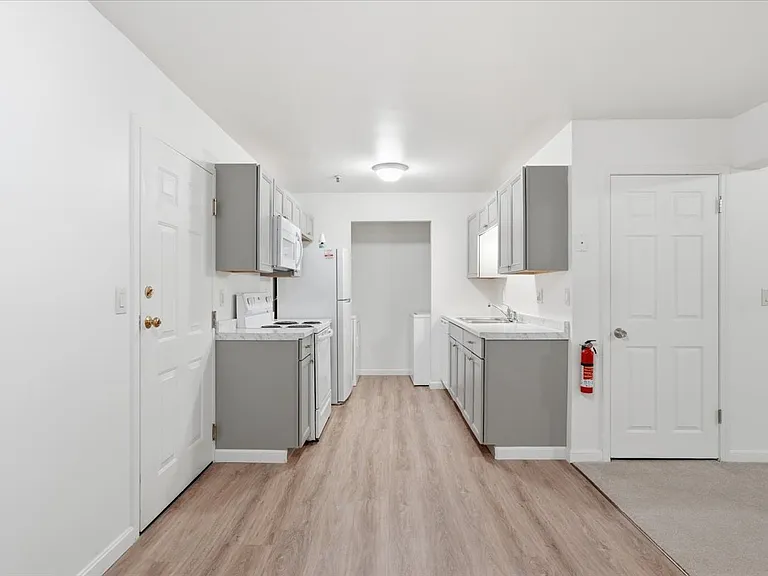195 Hildred Dr — Photo 3