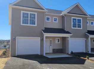 6142 Warren Newcomb Dr #5, Fairlawn, VA 24141