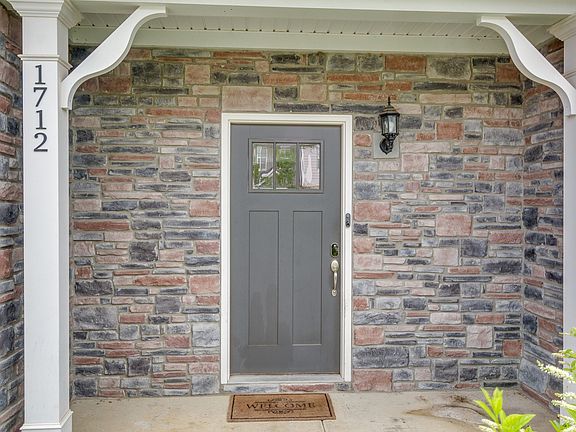 4th image of 1712 Lone Jack Ln