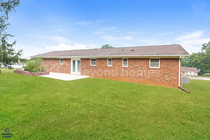 7528 Temple Acres Dr — Photo 18