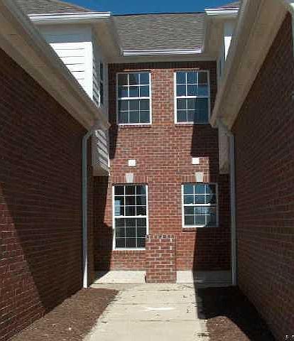 1st image of 16341 N Meadowlands Ln