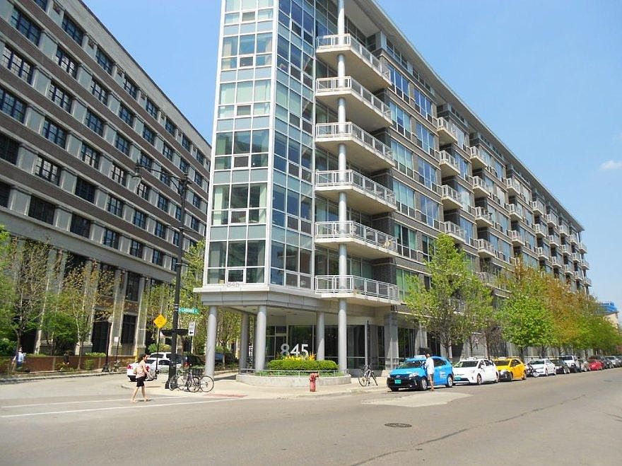 1st image of 845 N Kingsbury St Unit 309