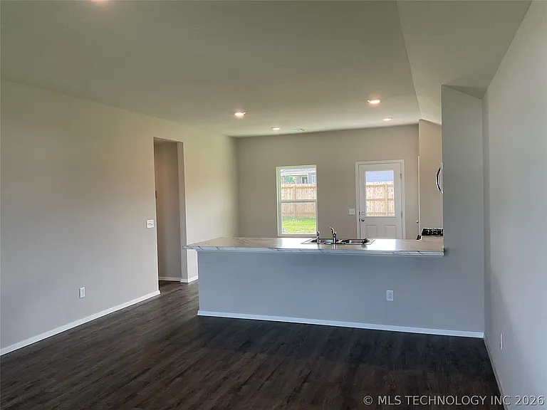1519 N 81st St — Photo 2