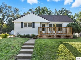 20 Martinview Rd, Bellevue, NE 68005