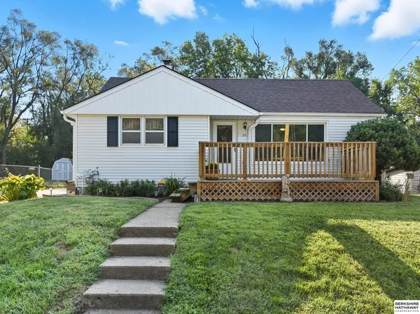 20 Martinview Rd, Bellevue, NE 68005