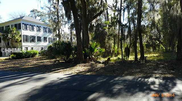 1st image of 24 Freeport Dr