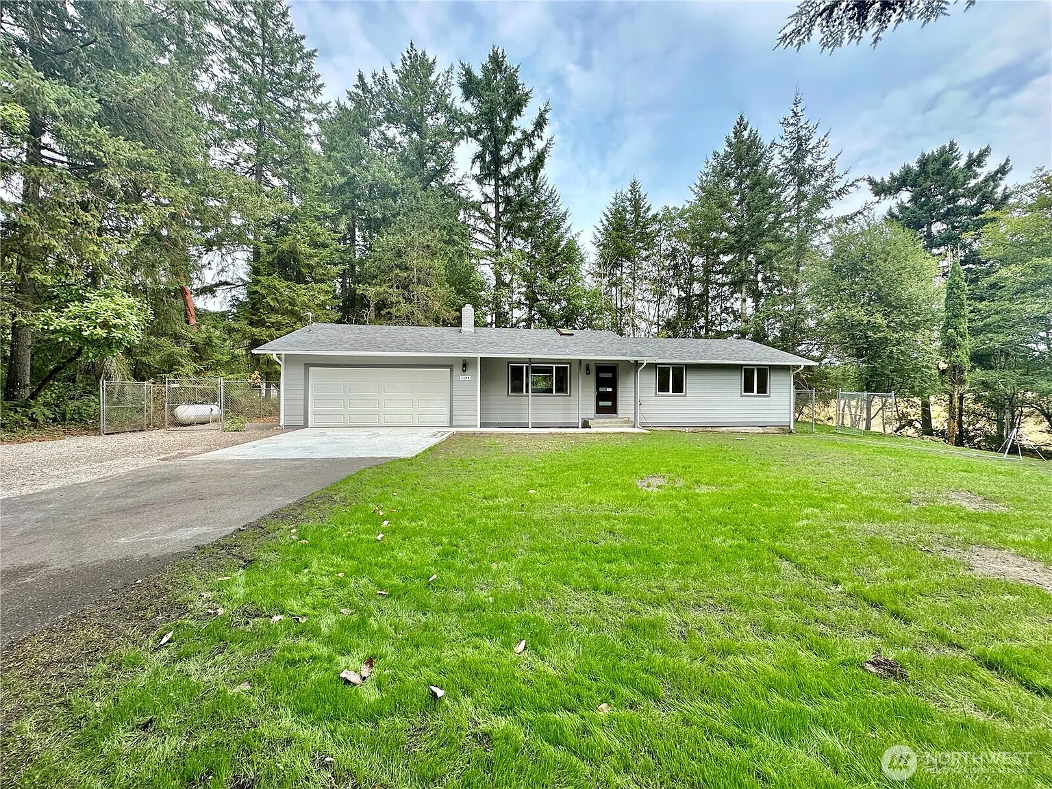 7044 Johnson Point Road NE photo 1