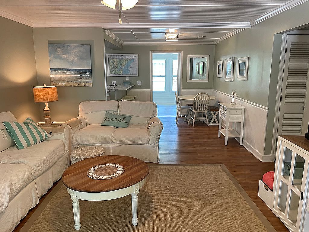 705 Oglethorpe Ave APT D, Saint Simons Island, GA 31522 Zillow