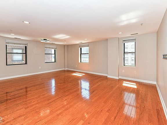 5th image of 350 N Meridian St Unit 709