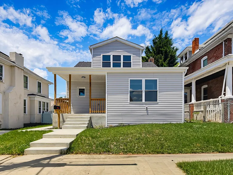 837 Virginia Ave — Photo 1
