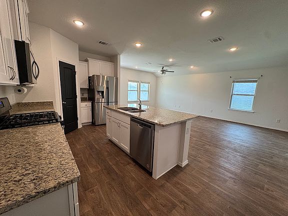 3rd image of 2420 Mulligan Ln