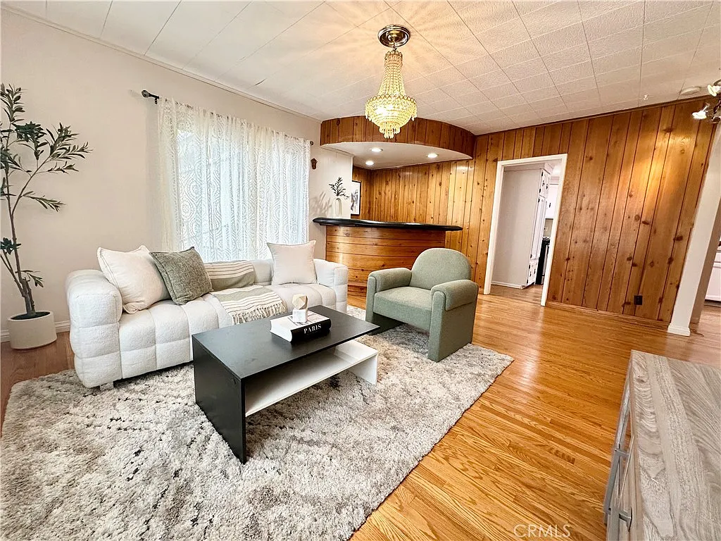 6 bed, 3146 sqft, $5,800 — Photo 4