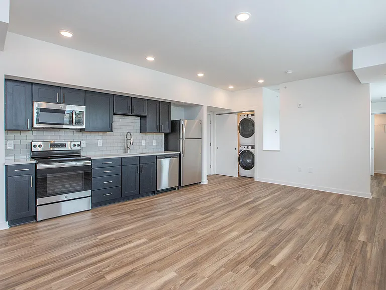 East Seventy Nine Apartments — Photo 33