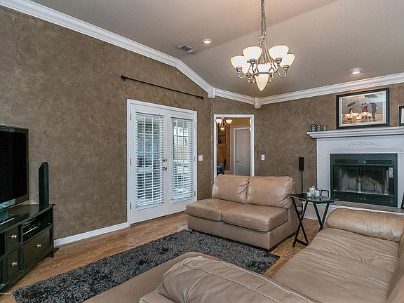 3rd image of 1605 SE 36th Ave