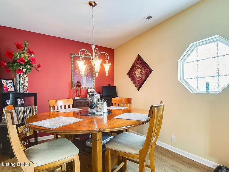 203 S Dorsey Ln #0 — Photo 7