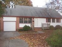1st image of 35 Pennwood Dr