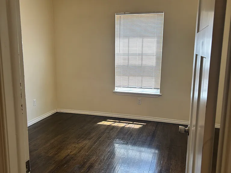 1208 N Ross Ave #A — Photo 10