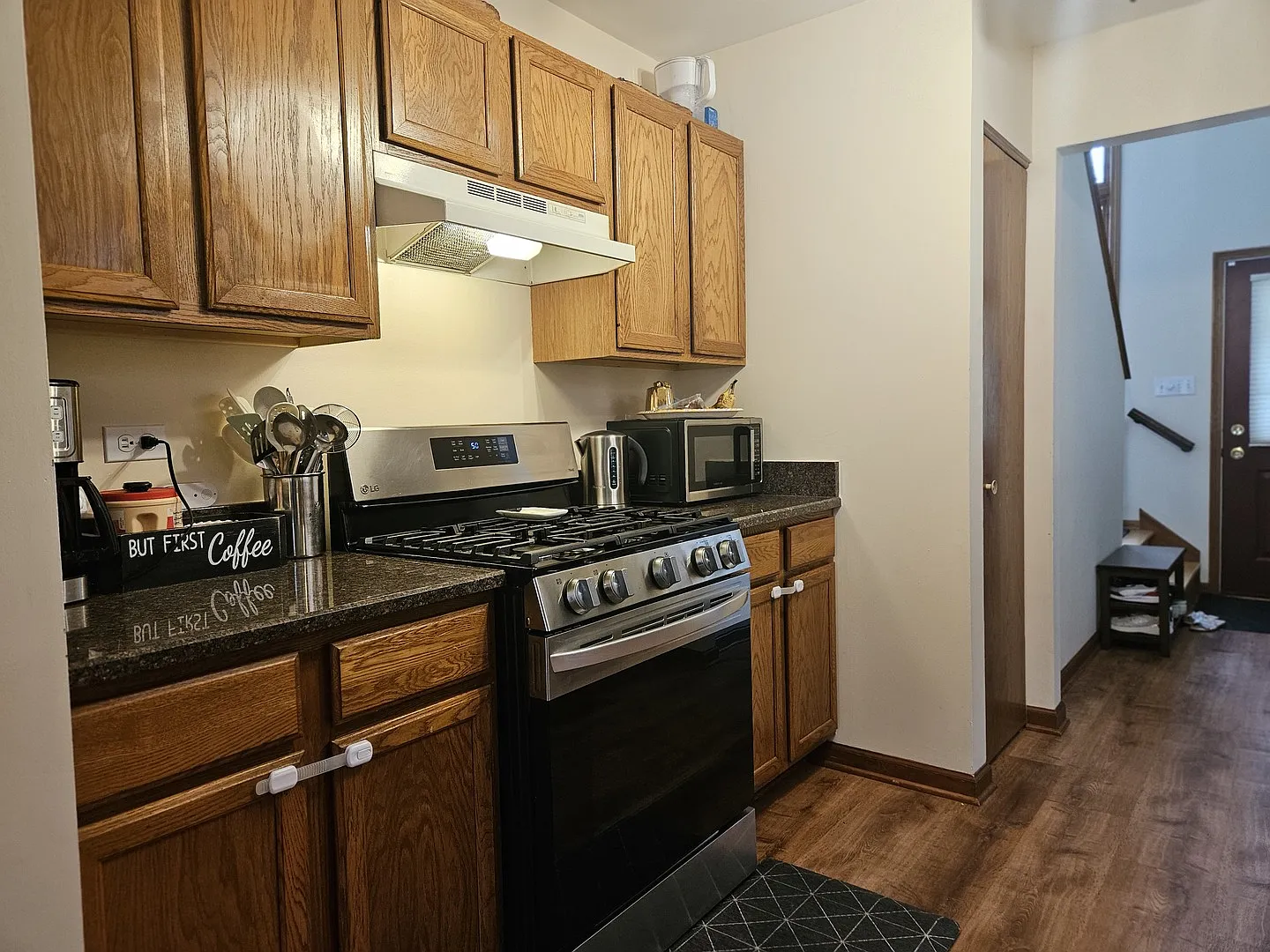2 bed, 1.5 bath, 1668 sqft, $2,400 — Photo 4