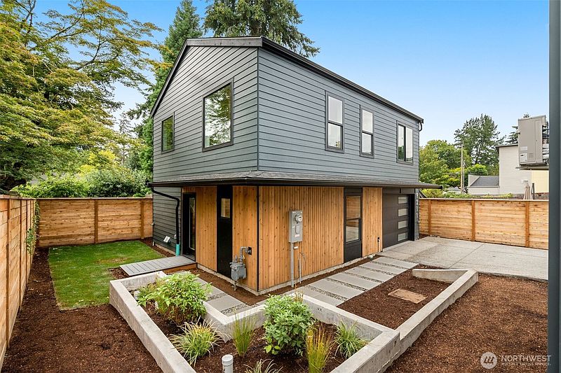 2nd image of 9211 12th Avenue NE