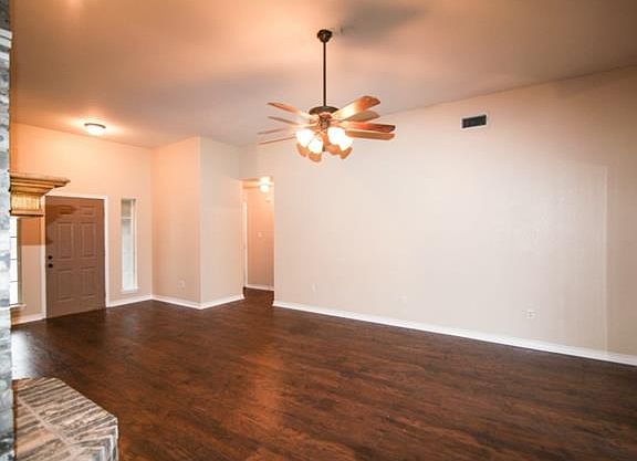 4th image of 1458 Weavers Way