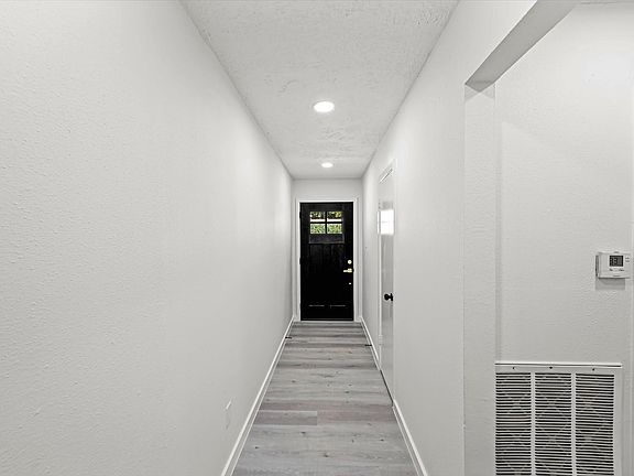 4th image of 4923 Beechaven Dr