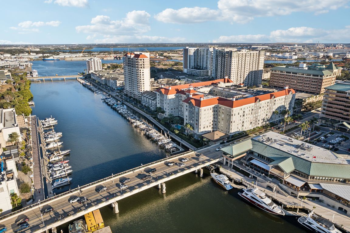 S Harbour Island Blvd 226-055.jpg