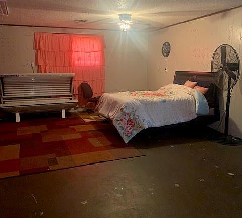 5th image of 406 N Pioneer St