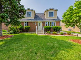 7733 Suburban Ln, Bridgeview, IL 60455