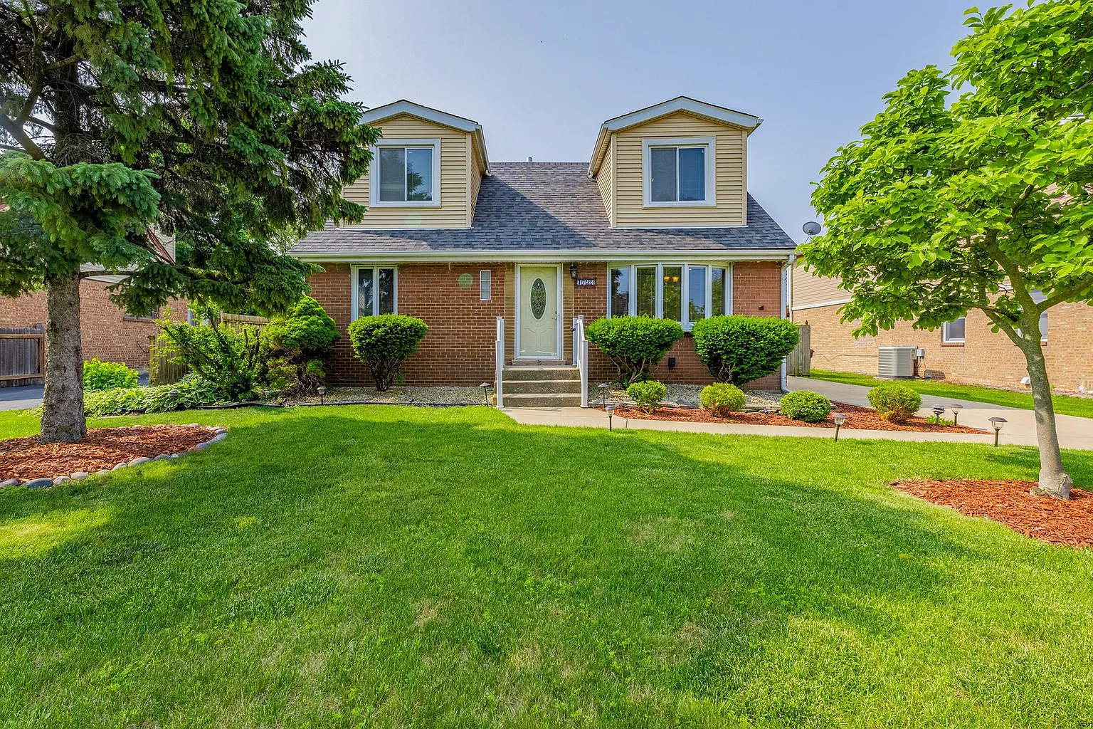 7733 Suburban Ln photo 1
