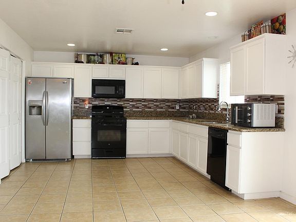 2nd image of 8648 Lime Ave