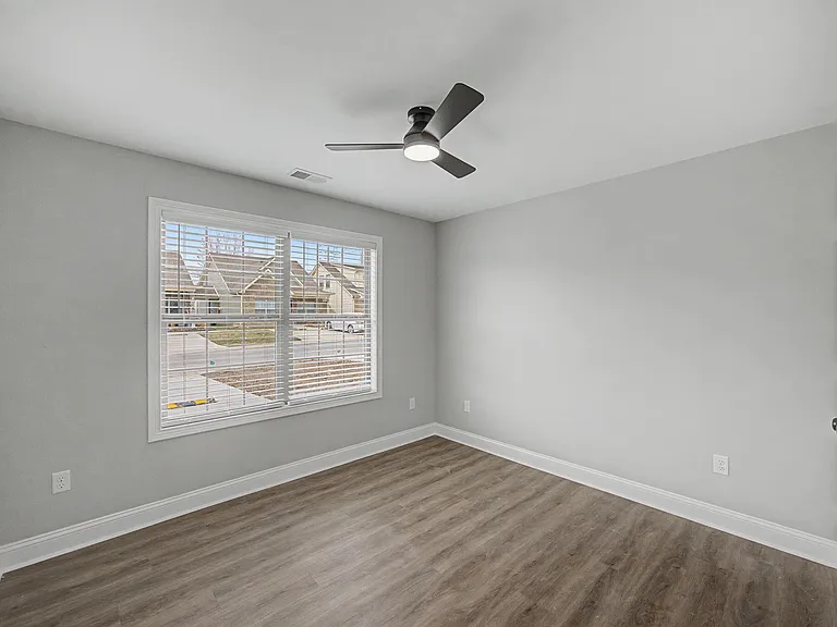 209 Harvest Park Dr — Photo 8