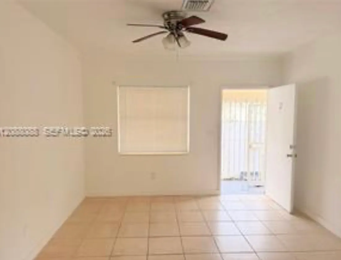2 bed, 1000 sqft, $2,200 — Photo 4