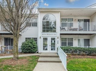93 Crestview Ln, Mount Arlington, NJ 07856