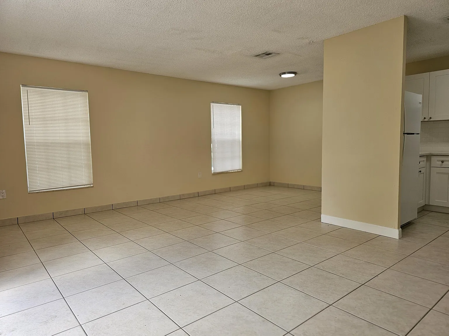 2 bed, 1.5 bath, 968 sqft, $1,995 — Photo 3