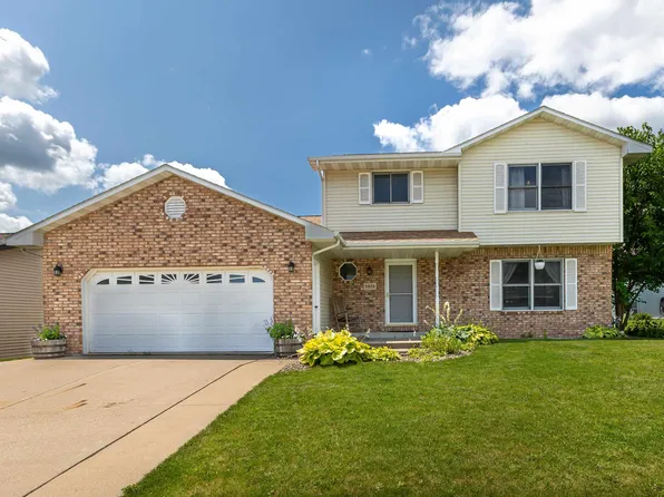 3870 Cora Dr, Dubuque, IA 52002