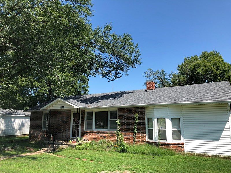 2nd image of 1120 W Lee St