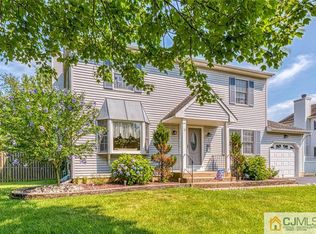 13 Pullman Loop, Dayton, NJ 08810