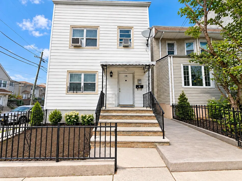 38 Cliff St #1