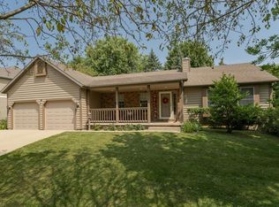 2011 Parkwood Hills Dr NE, Rochester, MN 55906