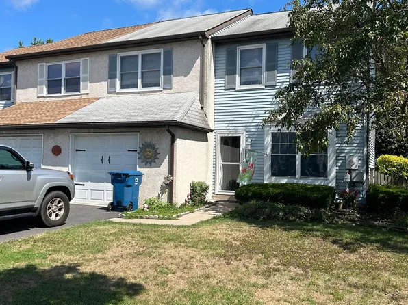 225 Cedar Dr, Quakertown, PA 18951