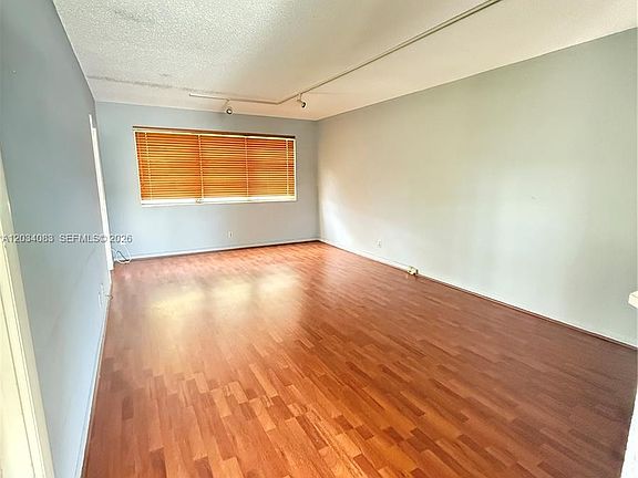5th image of 2200 Park Ln APT 105