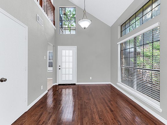 3rd image of 29 Buchanan Pl