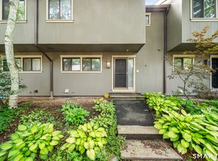 8 Woods Way UNIT 8, Woodbury, CT 06798