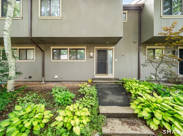 8 Woods Way #8, Woodbury, CT 06798