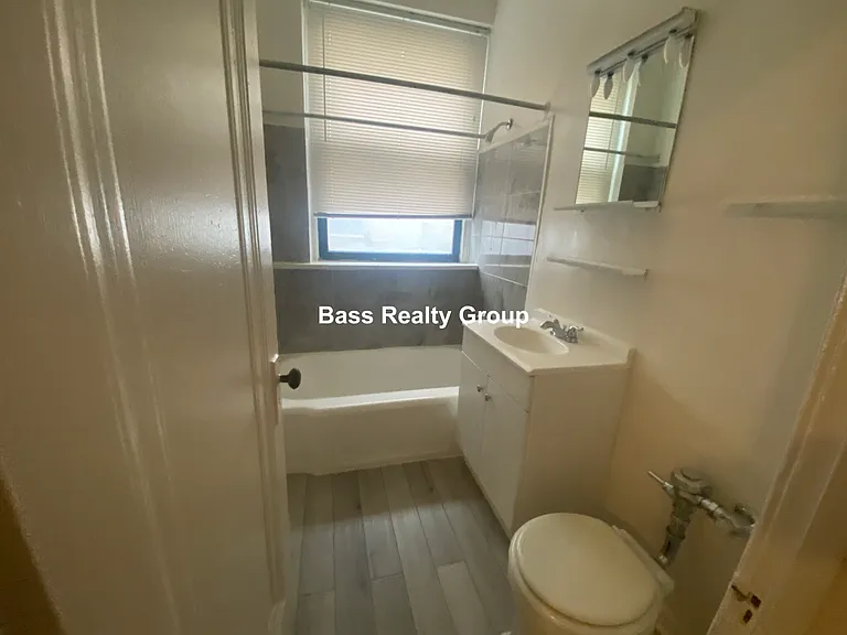 5124 S Blackstone Ave #L2 — Photo 7