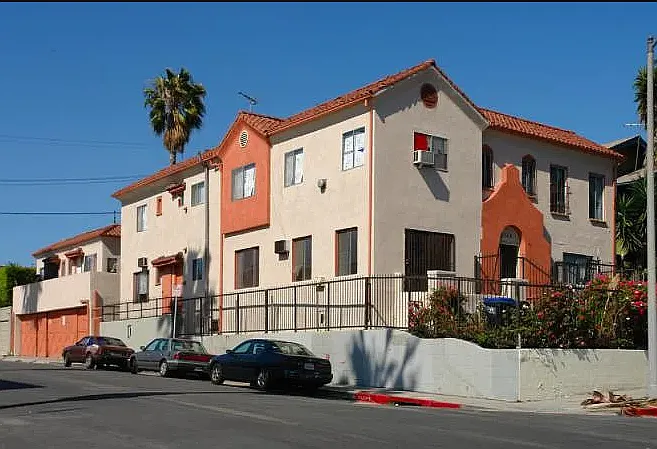 4525 Rosewood Ave #2 — Photo 14