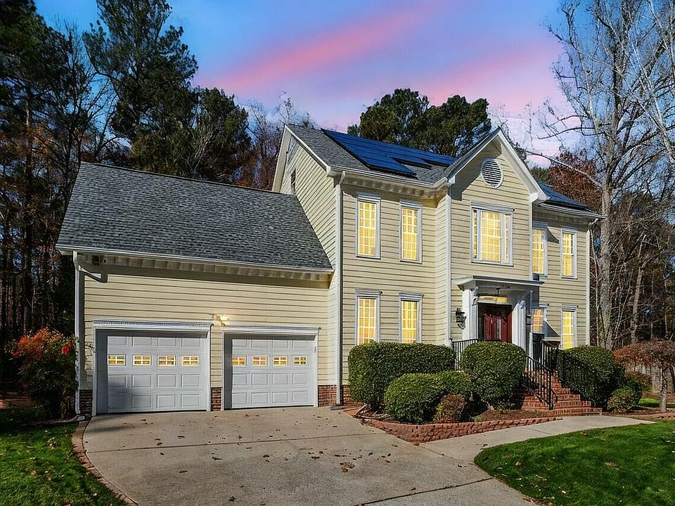 1st image of 304 Pebble Springs Rd