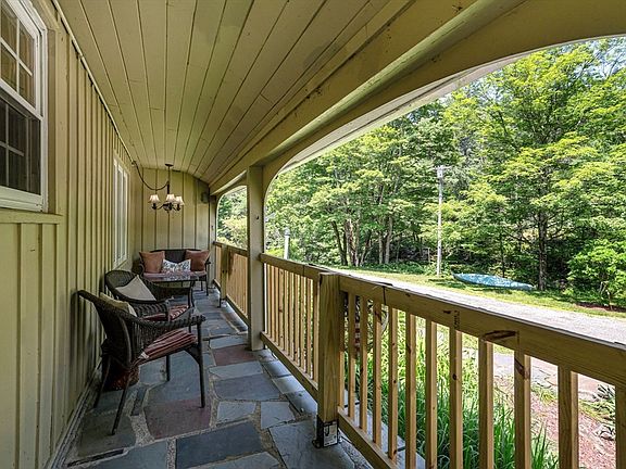 3rd image of 44 Goss Hill Rd