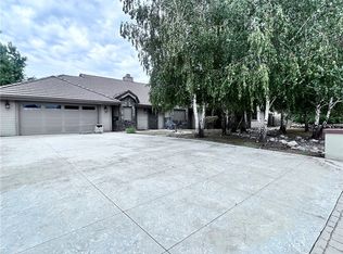 13054 Oak Crest Dr, Yucaipa, CA 92399