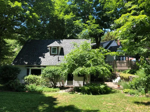 147 Maple Ave, Great Barrington, MA 01230